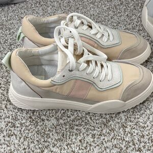 Womens dolce vita sneakers 9